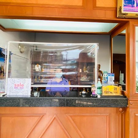 City Residence Bangkok Bagian luar foto