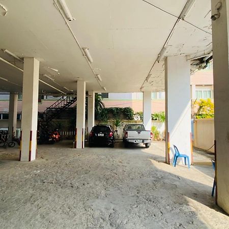 City Residence Bangkok Bagian luar foto