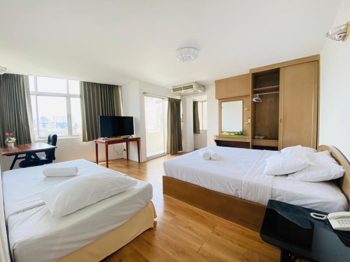 City Residence Bangkok Bagian luar foto