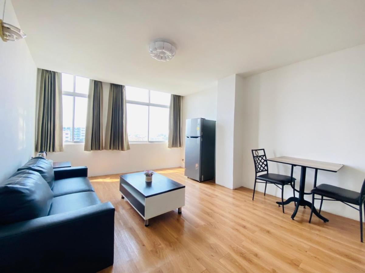 City Residence Bangkok Bagian luar foto