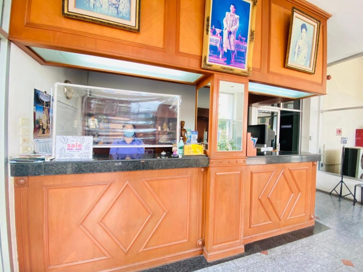 City Residence Bangkok Bagian luar foto