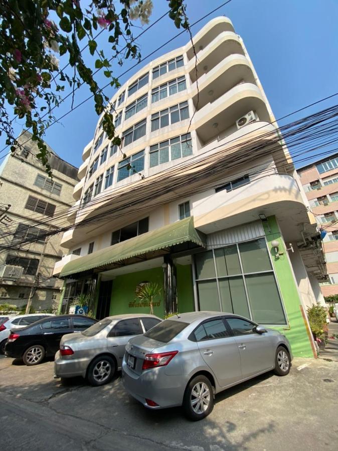 City Residence Bangkok Bagian luar foto
