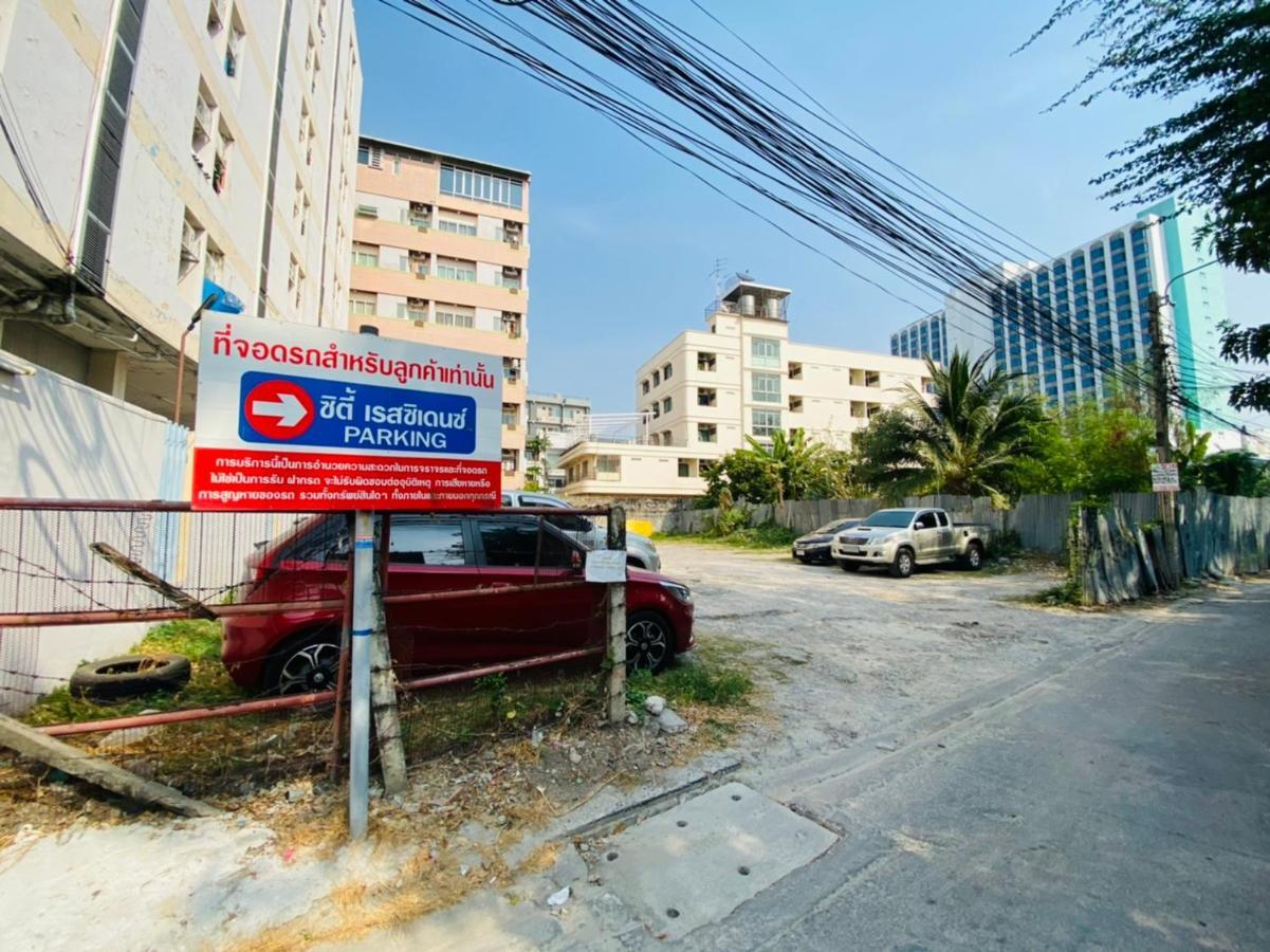 City Residence Bangkok Bagian luar foto
