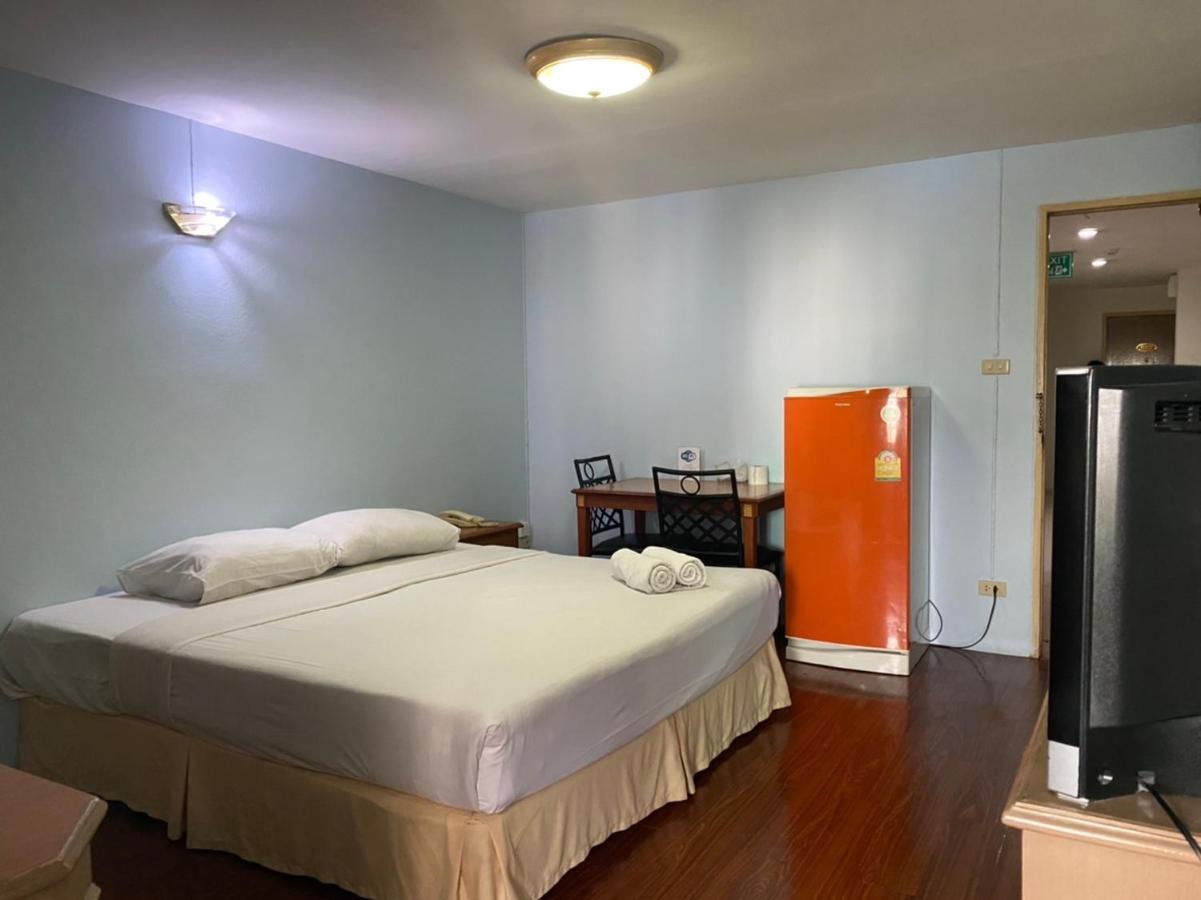 City Residence Bangkok Bagian luar foto
